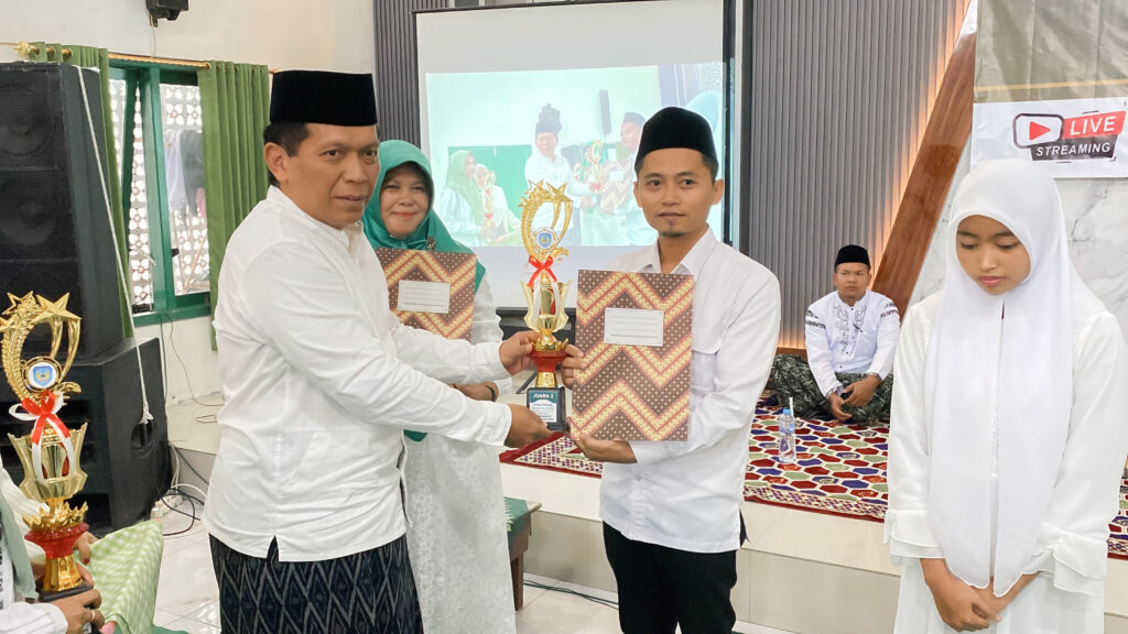 Juara terbaik ke 2 Penulisan Puisi Akrostik