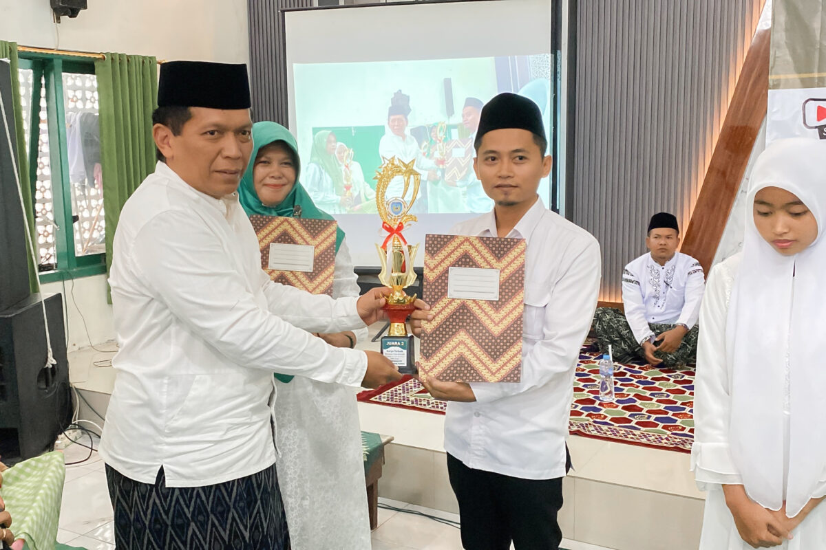 Juara terbaik ke 2 Penulisan Puisi Akrostik